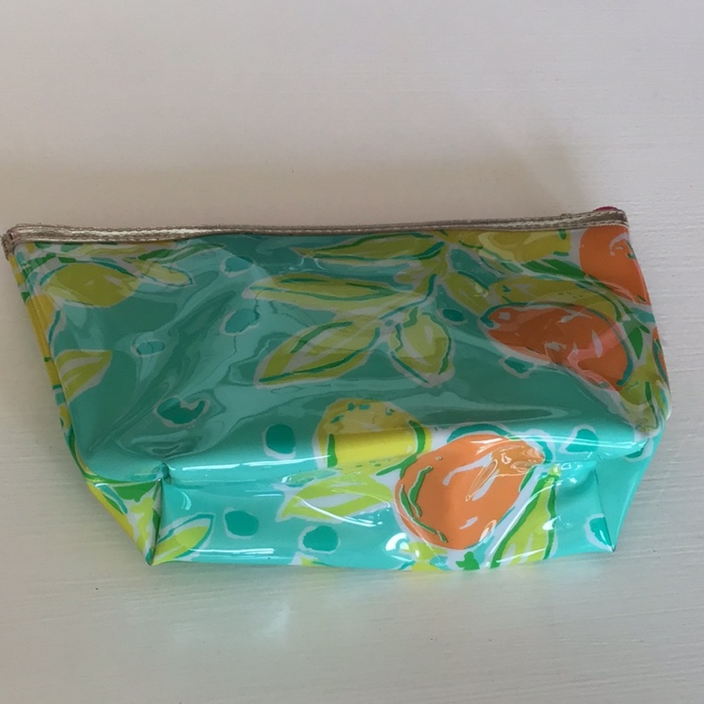 NEW!  Lilly Pulitzer Makeup Bag! - Picture 5 of 6